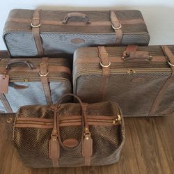 Solight Luggage Set. Won these on the Price is Right With Bob Barker!   