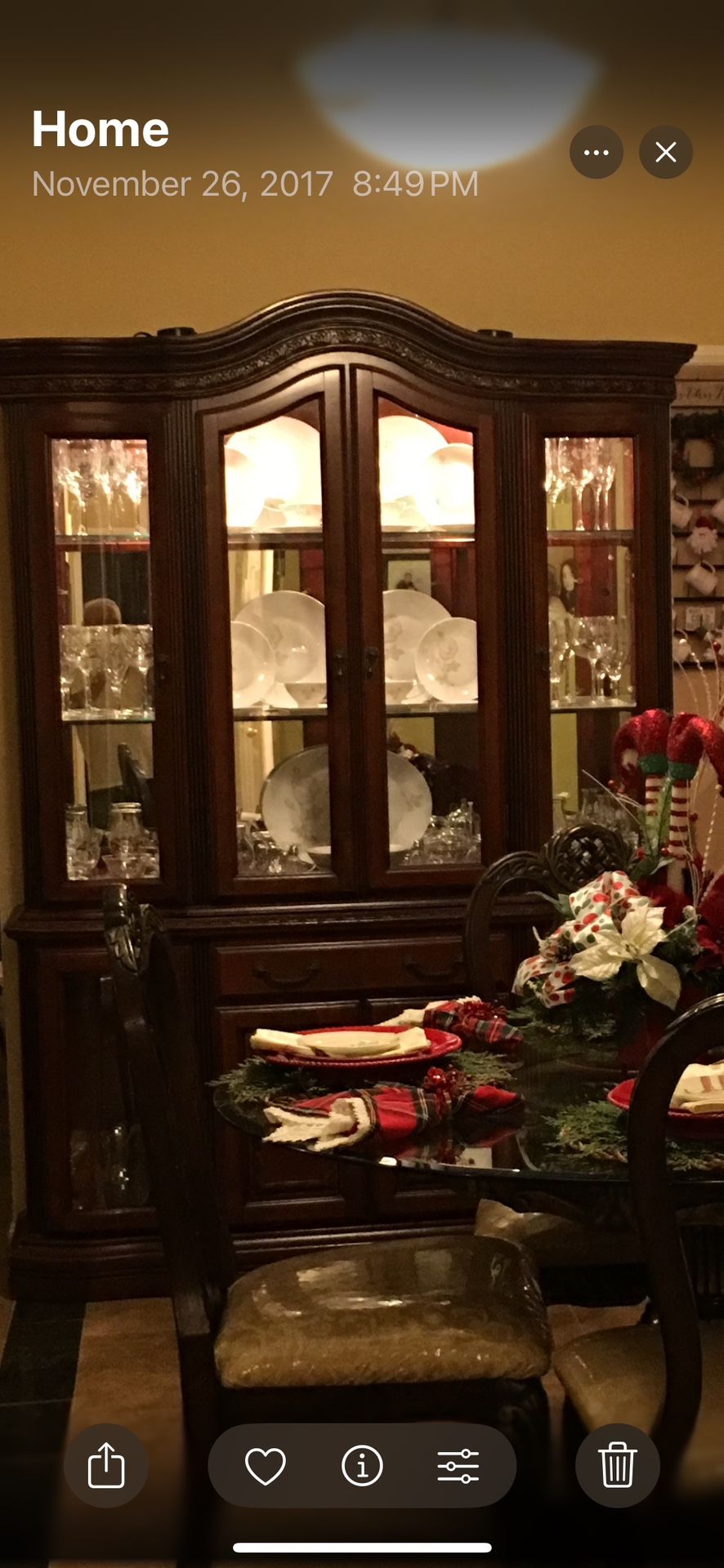 Beautiful China Cabinet Hutch Curio Cabinet