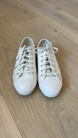 Women’s Converse leather shoes, size 9.5