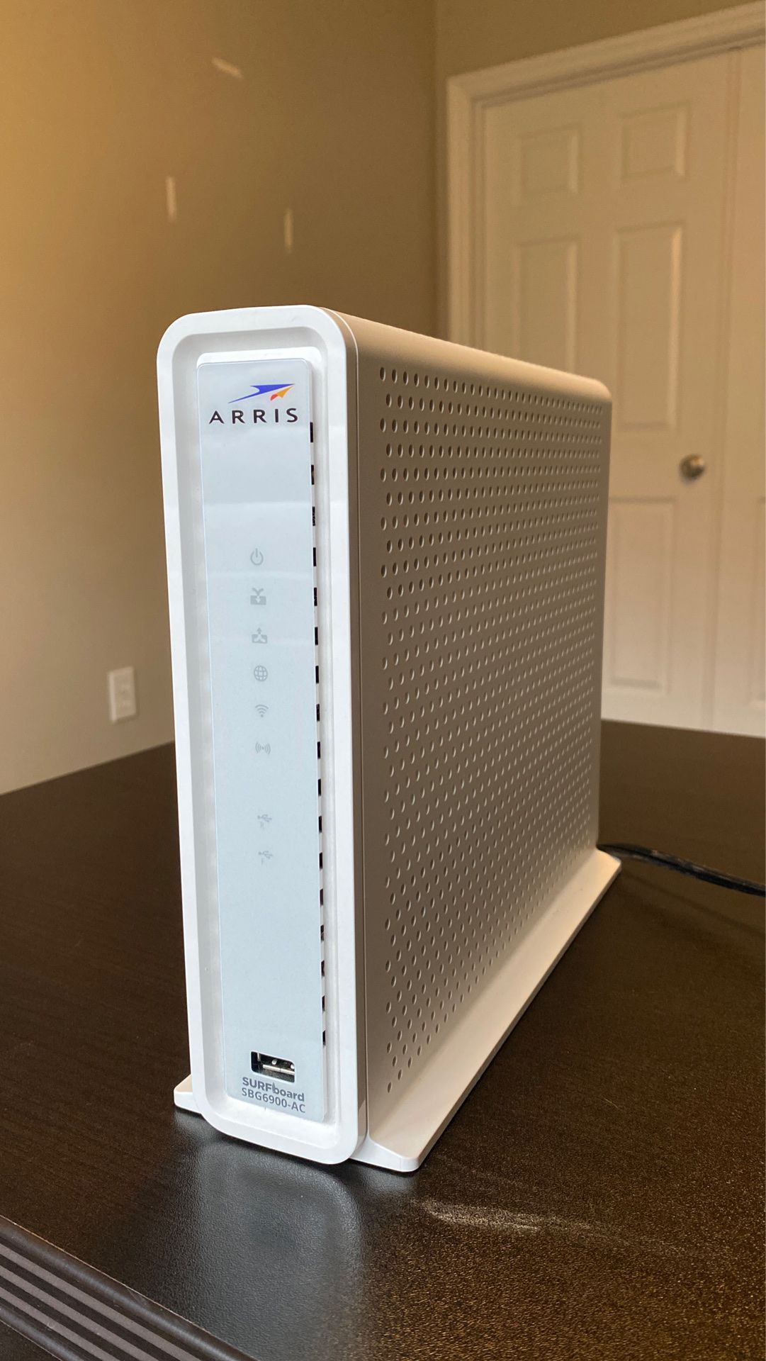 Arris Surfboard Modem amd Router for Xfinity Comcast