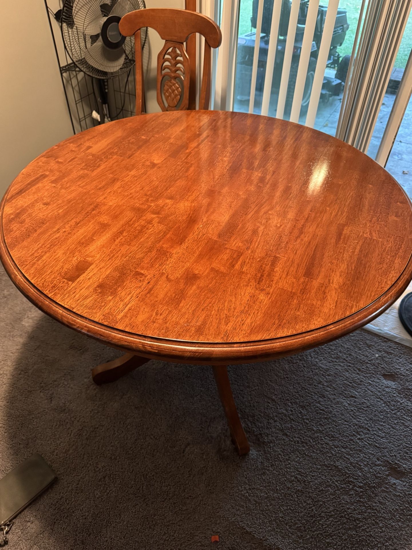 Beautiful Table And 4 Chairs