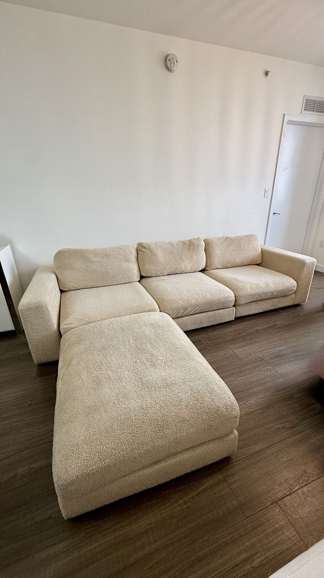Boucle Sectional / Sofa 