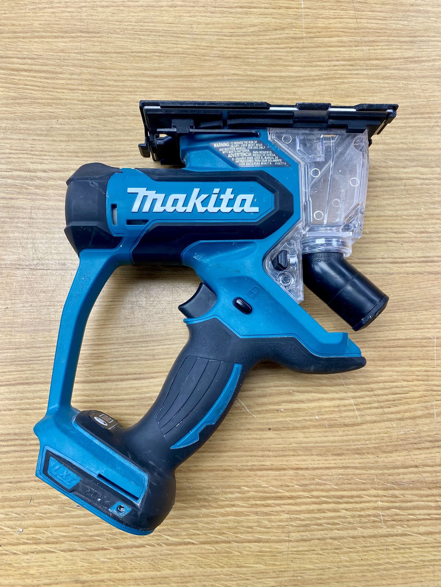 Makita XDS01 18V LXT Lithium-Ion Cordless Cut-Out Saw (Tool Only)