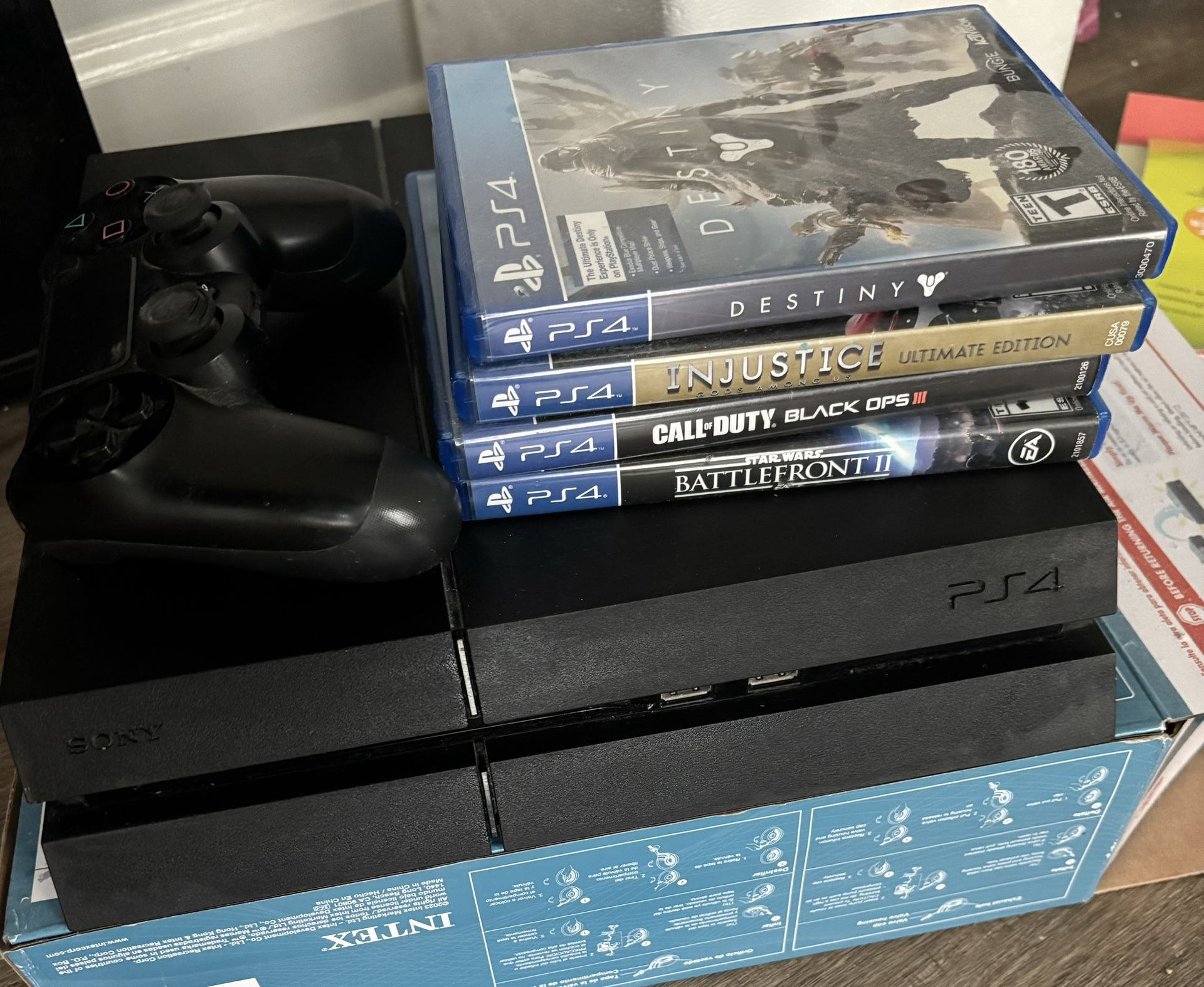 PlayStation 4 With 4 Games And Controller