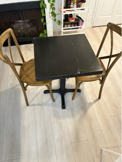 Set wood table and chairs