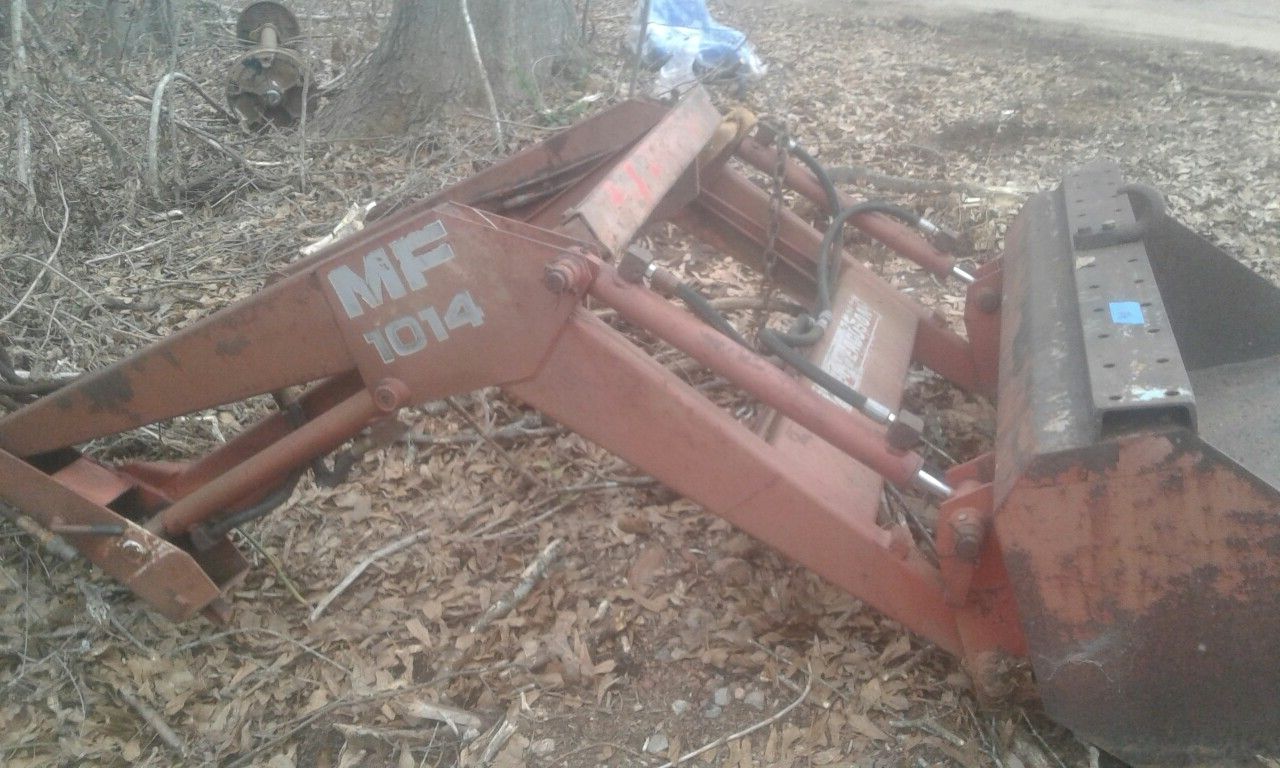 Massey Ferguson loader