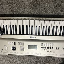 Estoy Vendiendo Este Piano Yamaha  YPG 235
