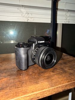 Canon EOS M50 Mark II Mirrorless Camera + 15-45mm Lens