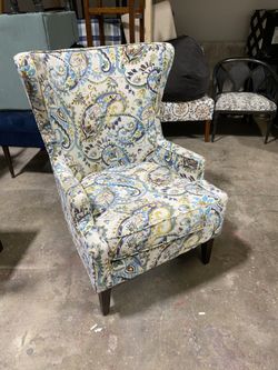 Pretty Accent Chair 