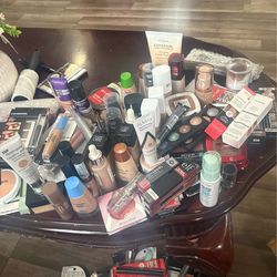 More 250 pieces Makeup Lot