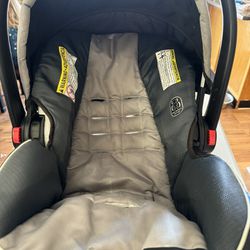Graco Foldable Stroller And Click In Car seat With Base. 