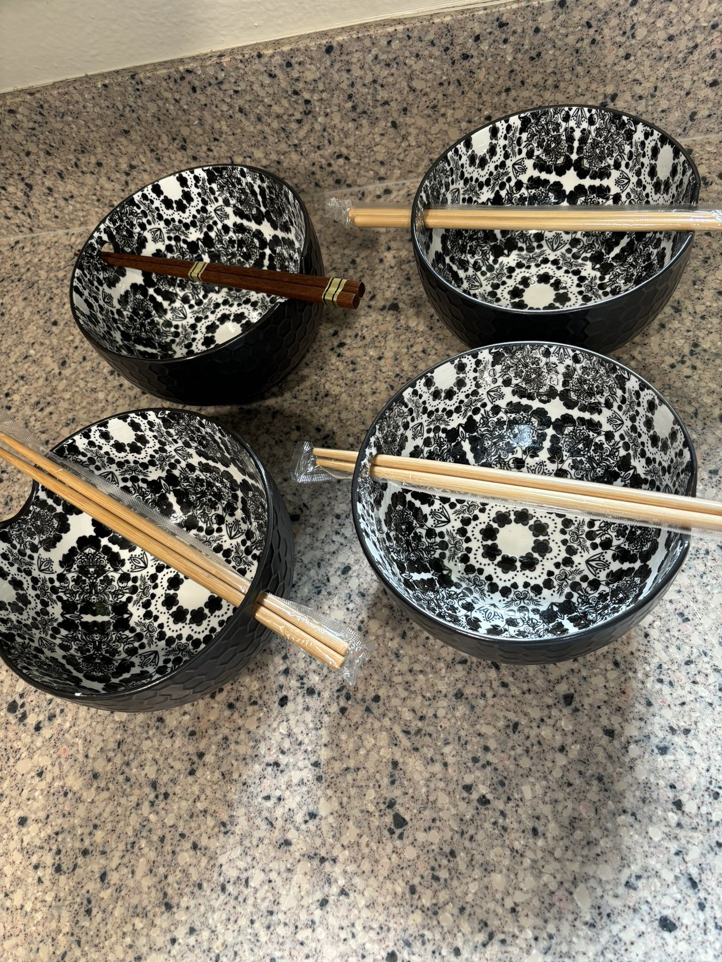 Set Of 4 Ramen bowls 