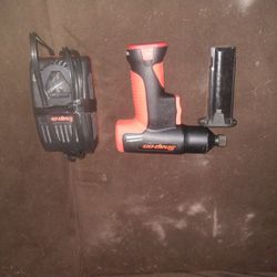 Snap On 7.2 Volt Impact Driver With Charger And Extra Battery 