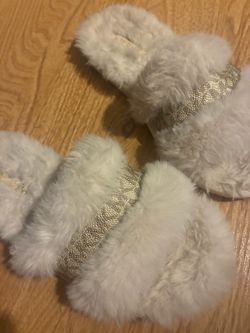 New Michael kors slippers size 7 $25
