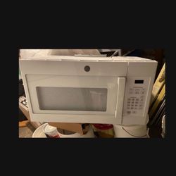 GE Full Size Under Cabinet White Microwave