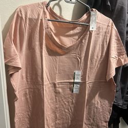 NWT Women’s v neck Shirt Size XL