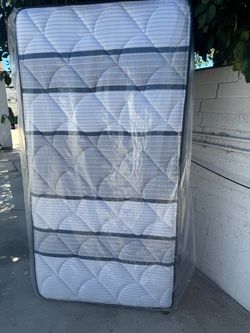 TWIN MATTRESS 89