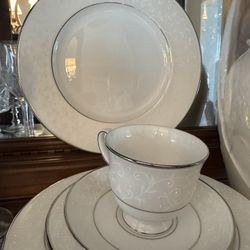 Lenox China Setting For 8 