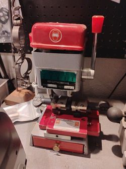 Laser key duplicator