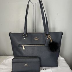 Coach Tote Bag And Matching Wallet 