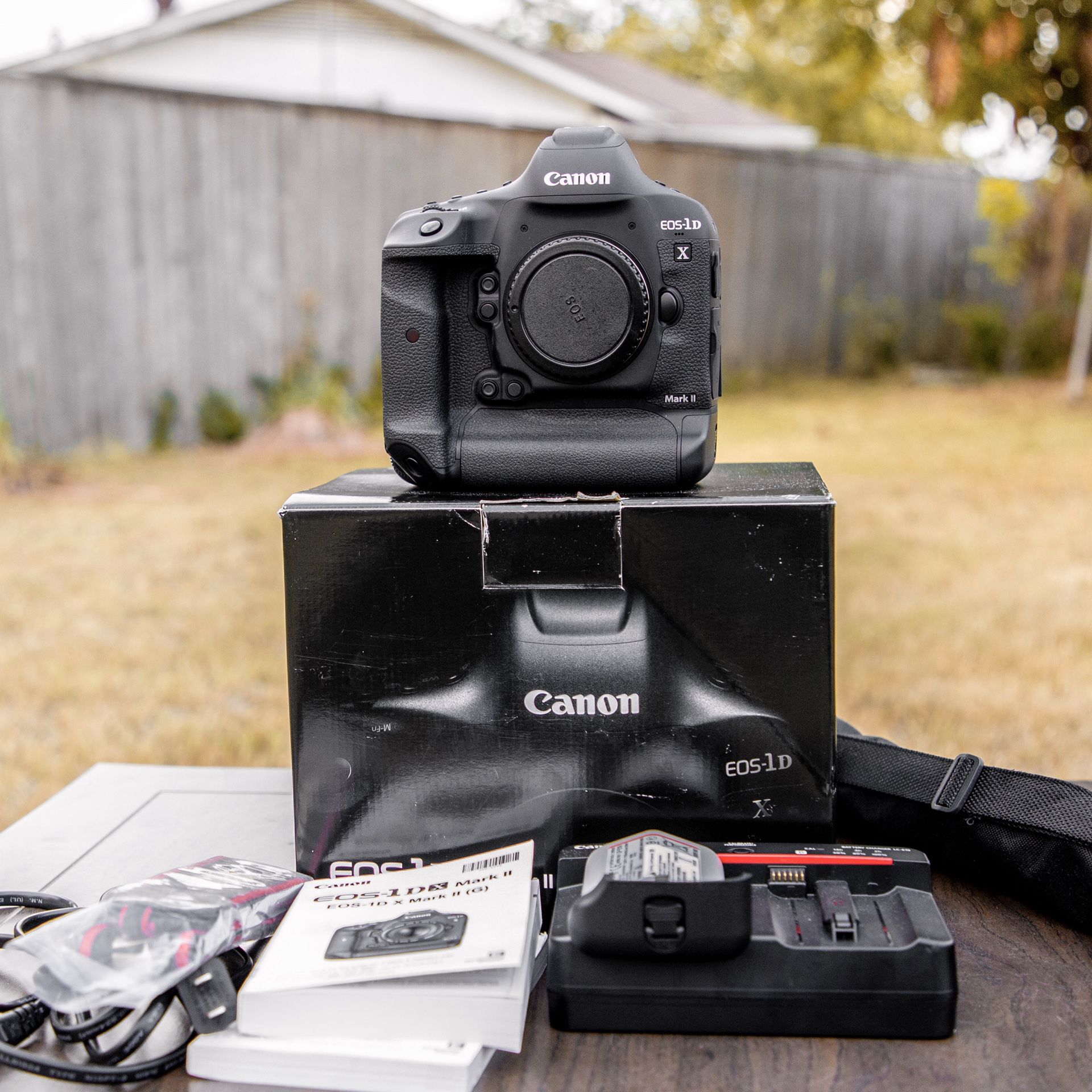 Canon EOS 1DX mark II camera brand new ( 26 shots )