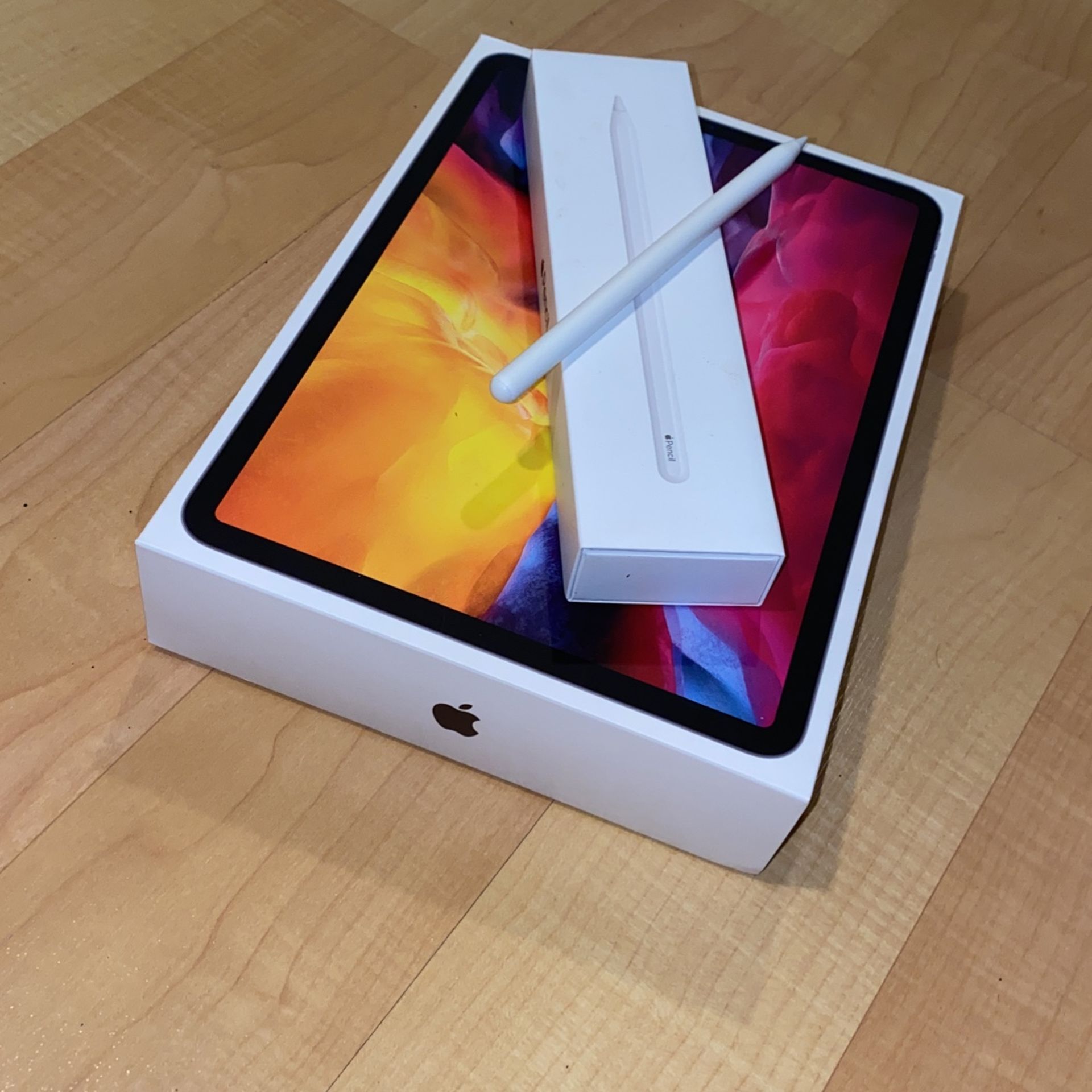iPad pro 11 Inch (2nd generation, Wi-Fi) + 2nd Gen Apple Pencil