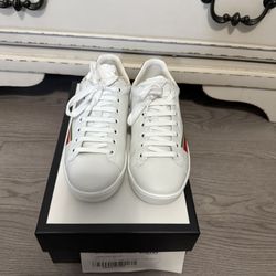 Women’s Gucci Sneakers Size 35.5 