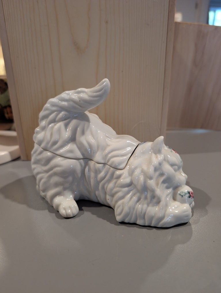 Vintage Elizabeth Arden Southern Heirloom Porcelain Cat Trinket Box