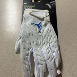 Brand new with tags Jordan UCLA Bruins Football 🏈 gloves size large 