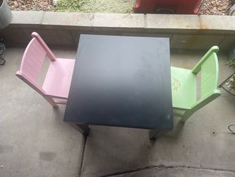 Kids Table and Chairs