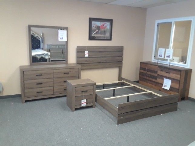 4pc Queen Bedroom Set Queen Bedframe Dresser Mirror Nightstand