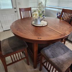 Table & Chairs