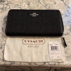 COACH  Black Signature Accordion Zip Wallet