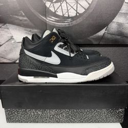 Air Jordan 3 Retro Tinker  Size 10.5 