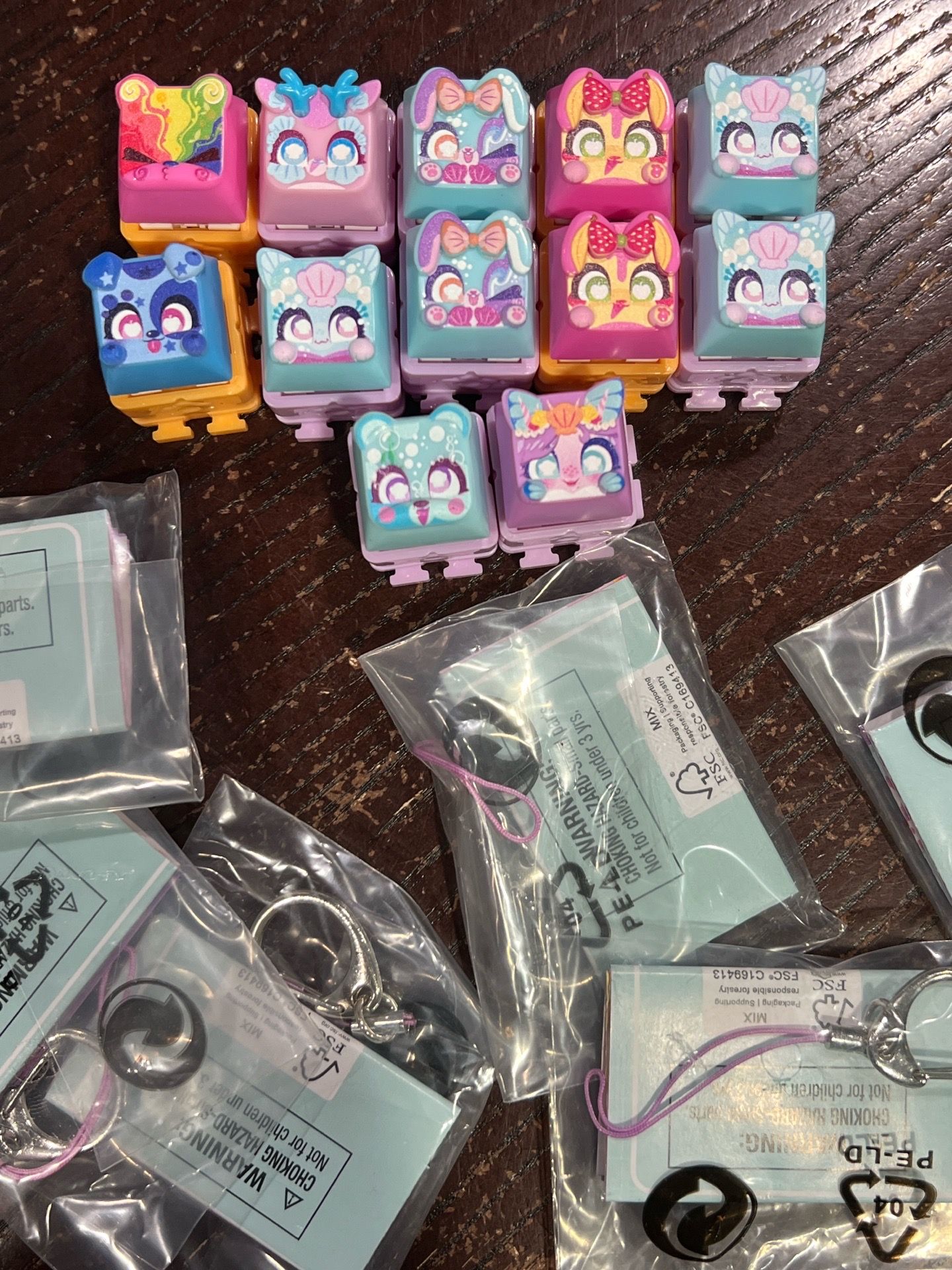 Clickeez Keyboard clic keez keys lot of 12 w/3 key rings