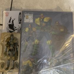 Mezco One 12 Judge Dredd PX Exclusive Figure