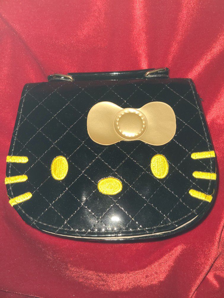 Hello Kitty Purse With Strap