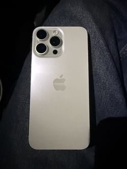 iPhone 15 Pro Max 256gb White unlocked