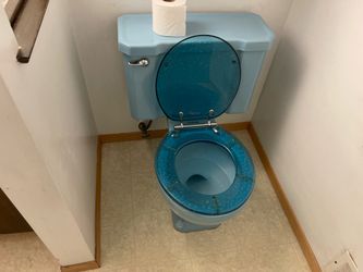 60’s blue bathroom