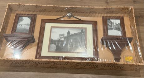 NEW Sealed Wall Gallery Set – 3 Picture Frames & 2 Display Shelves