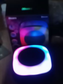 2 Bluetooth speakers