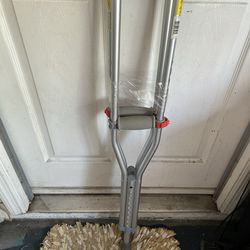 Junior size, aluminum height, adjustable crutches