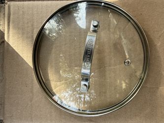 7-inch diameter glass lid with metal handle, for Gotham cooking pot.