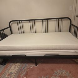 Day Bed With 2 Firm Twin Mattresses