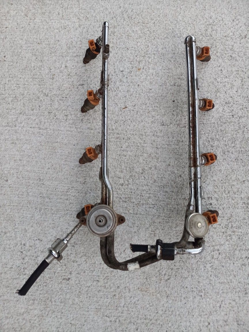 351w Mustang Fuel Rails & Injectors