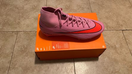 Soccer shoes Nike