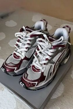 Balenciagas runners size 11