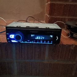 Pioneer Car Stereo With Bluetooth USB Aux 