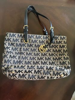 Michael Kors MK Signature Tote Bag