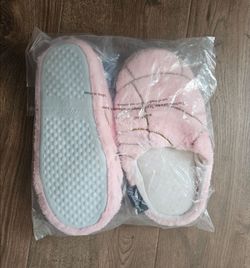 NEW "CONCHA" PANTUNFLAS PINK UNISEX SMALL /MEDIUM SIZE MEN 6/8 WOMEN 7/9